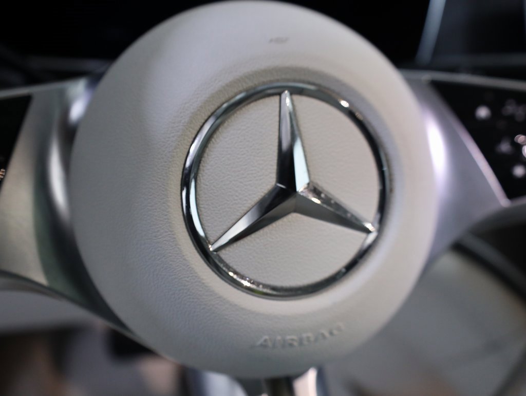 Certified 2023 Mercedes-Benz EQE 350+ 4MATIC SUV w/ Exclusive Trim Package image 14