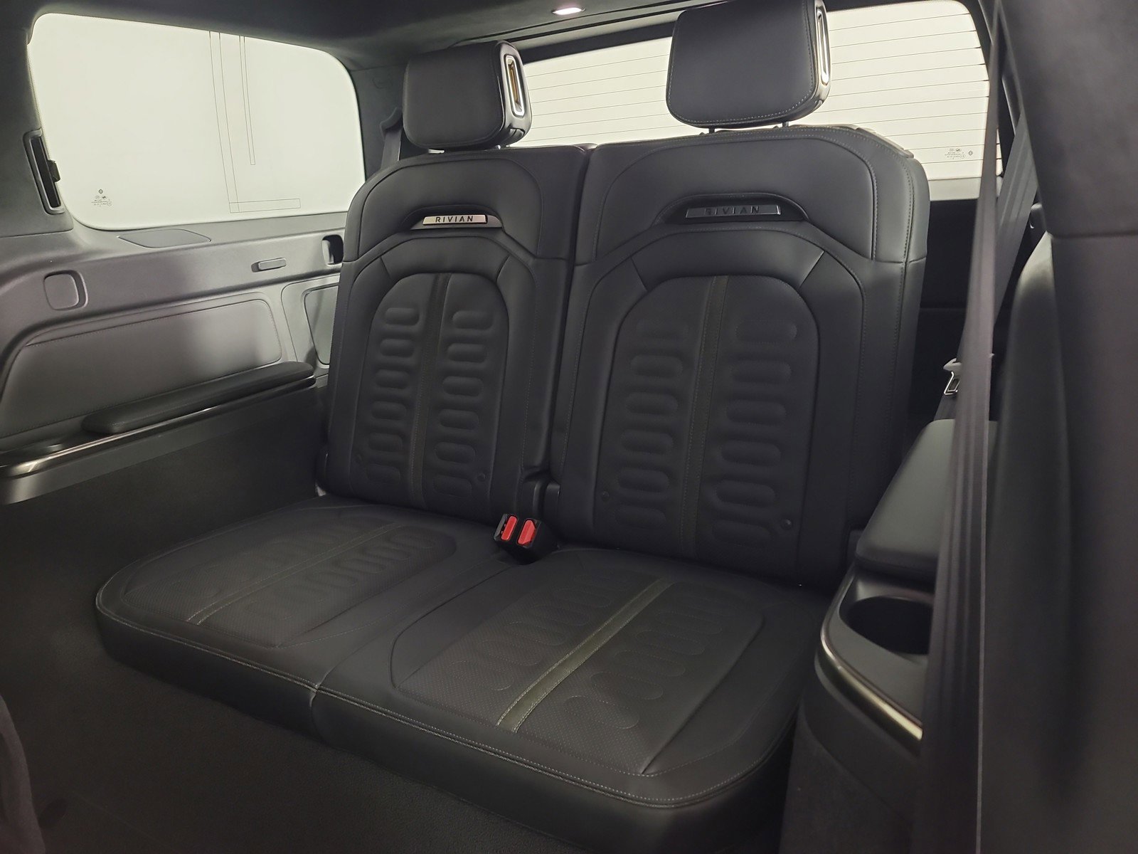 Used 2024 Rivian R1S Adventure AWD/4WD image 22