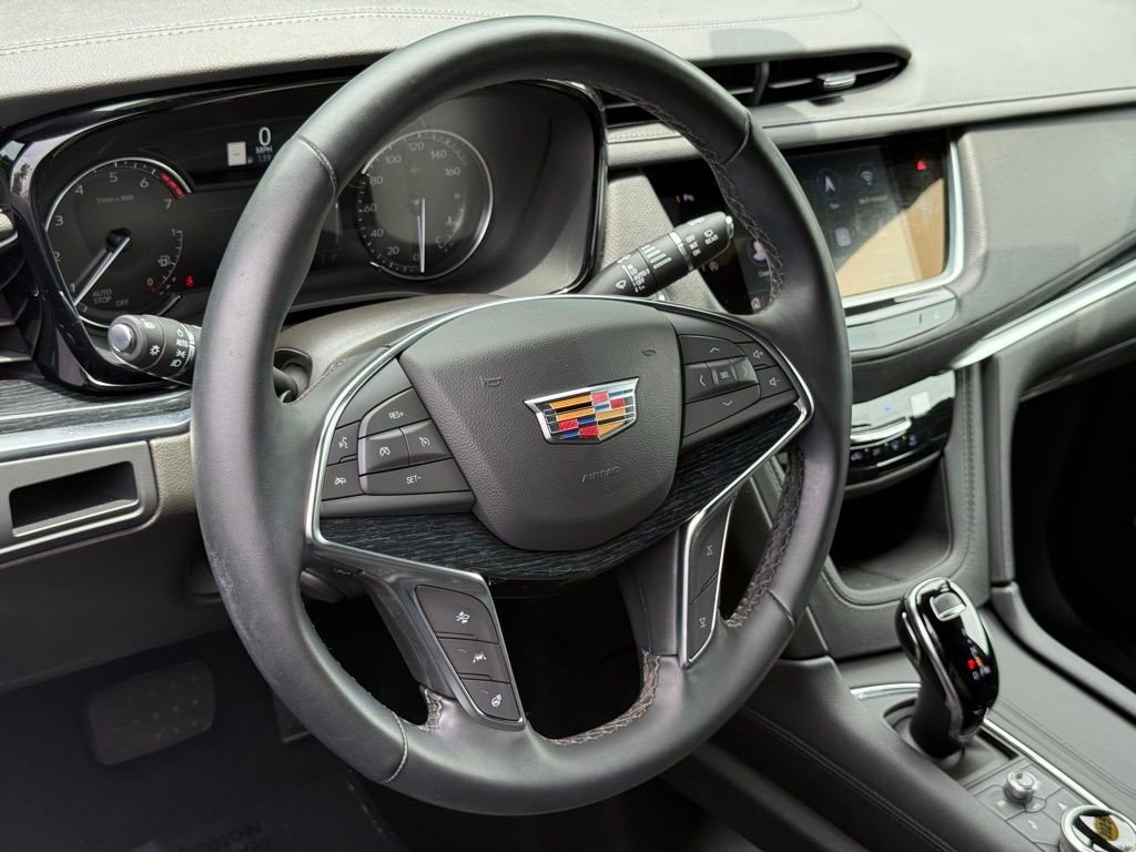 Certified 2025 Cadillac XT5 Premium Luxury w/ LPO, Floor Liner Package AWD/4WD image 16