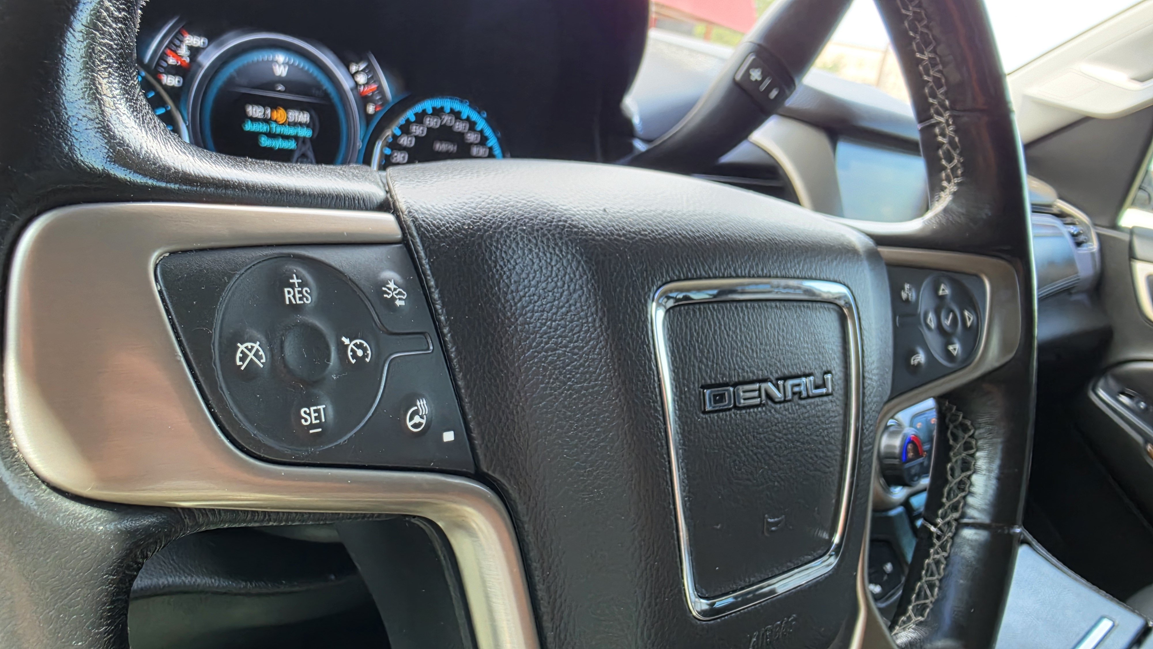 Used 2018 GMC Yukon Denali RWD image 46