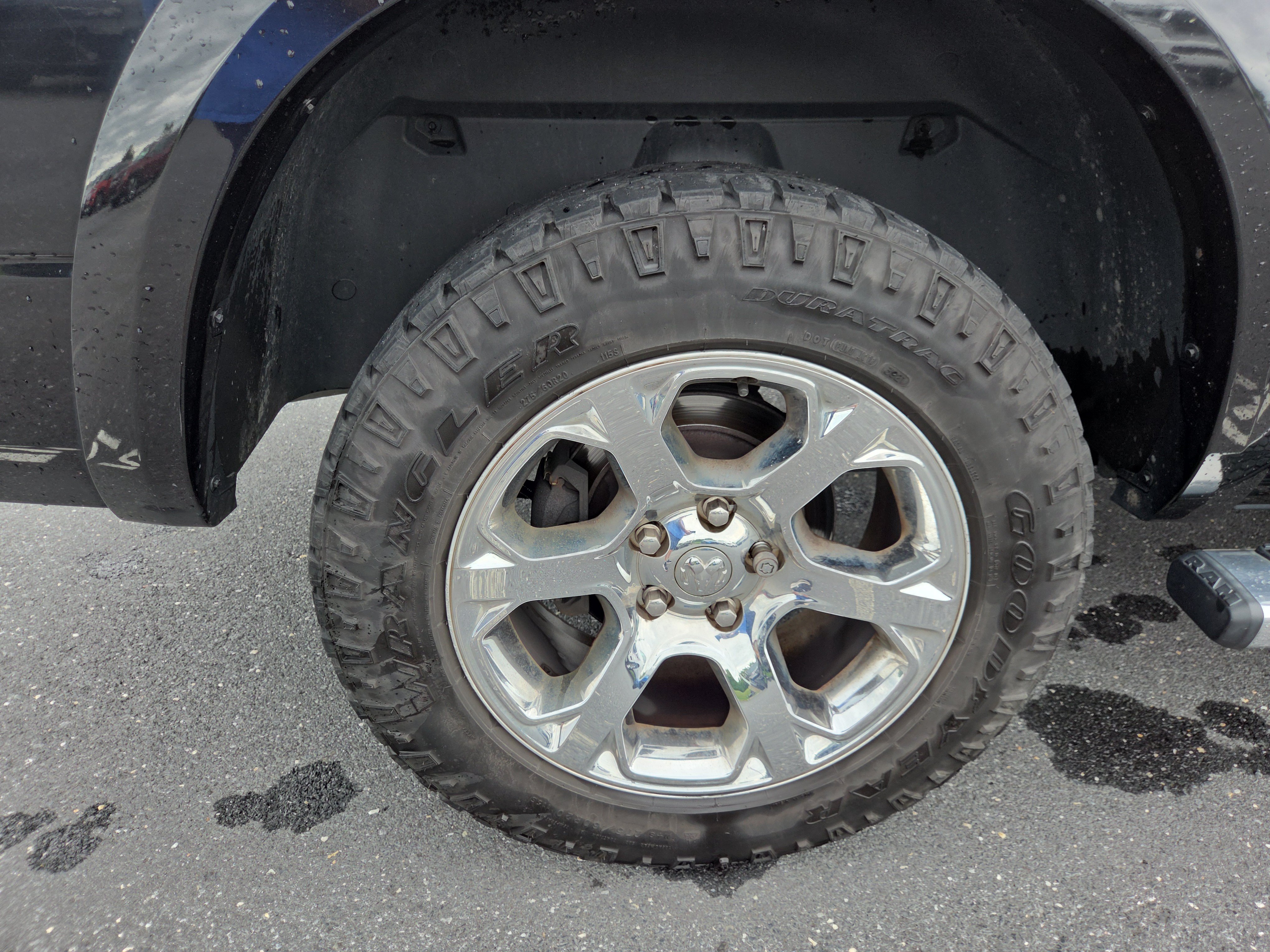 Used 2017 RAM 1500 Laramie w/ Convenience Group AWD/4WD image 30