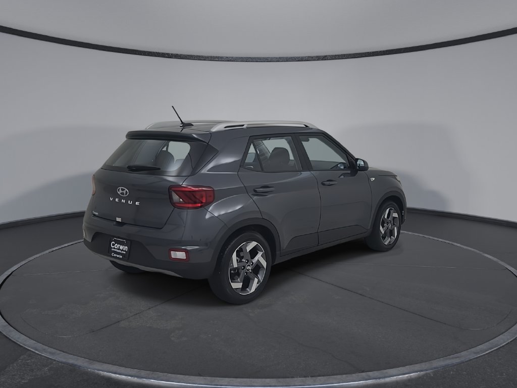 Used 2025 Hyundai Venue SEL FWD image 15