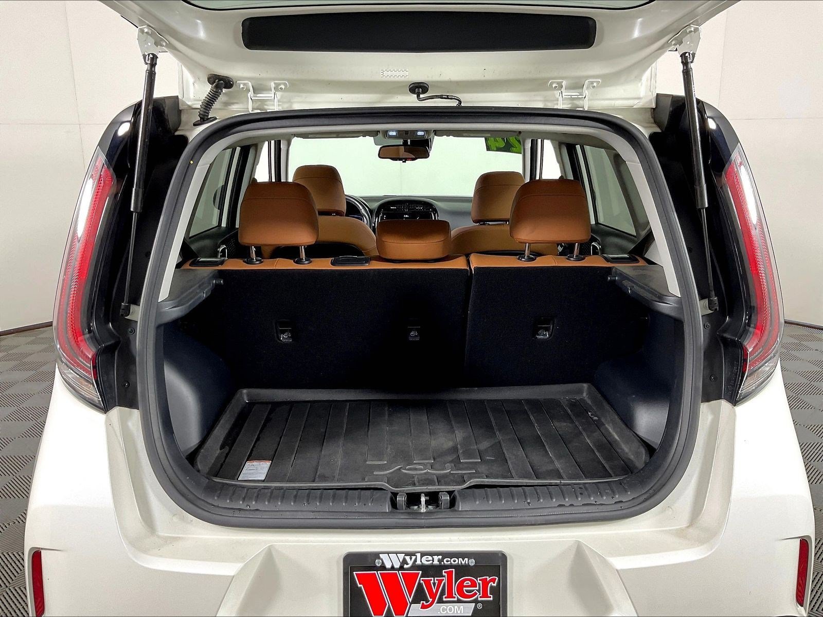 Used 2024 Kia Soul EX w/ Option Group 015 FWD image 37