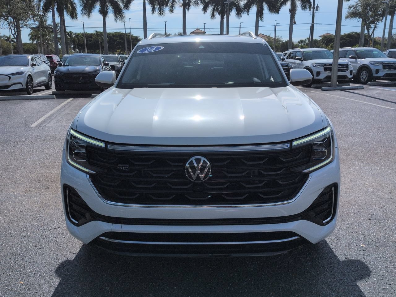Used 2024 Volkswagen Atlas SEL Premium R-Line AWD/4WD image 9