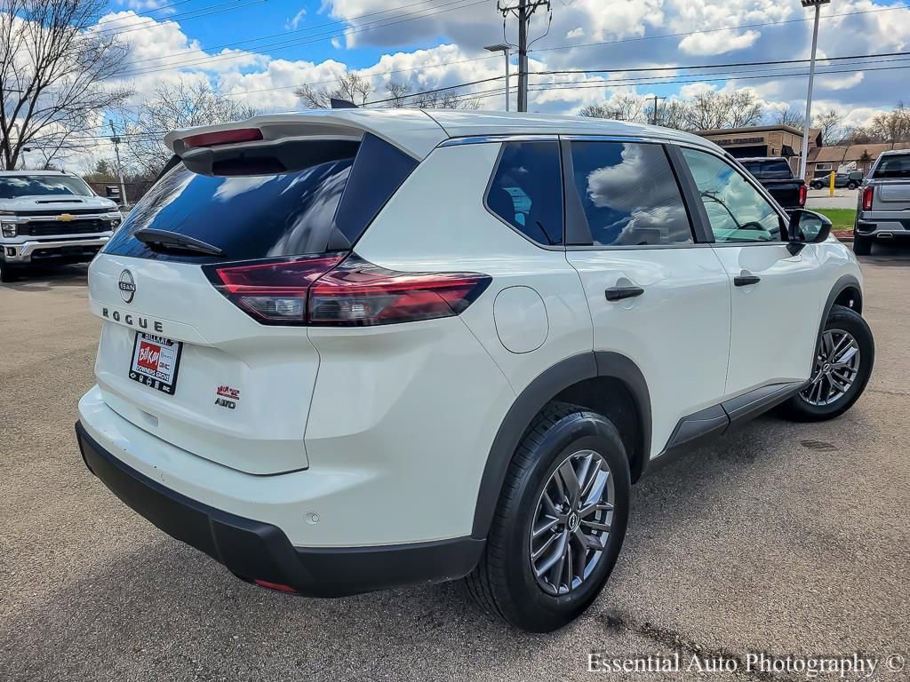 Used 2024 Nissan Rogue S image 8