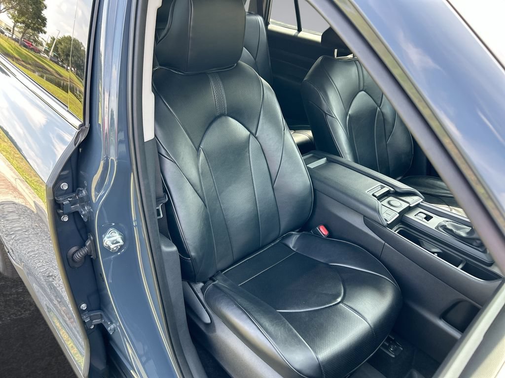Used 2025 Toyota Grand Highlander FWD image 33