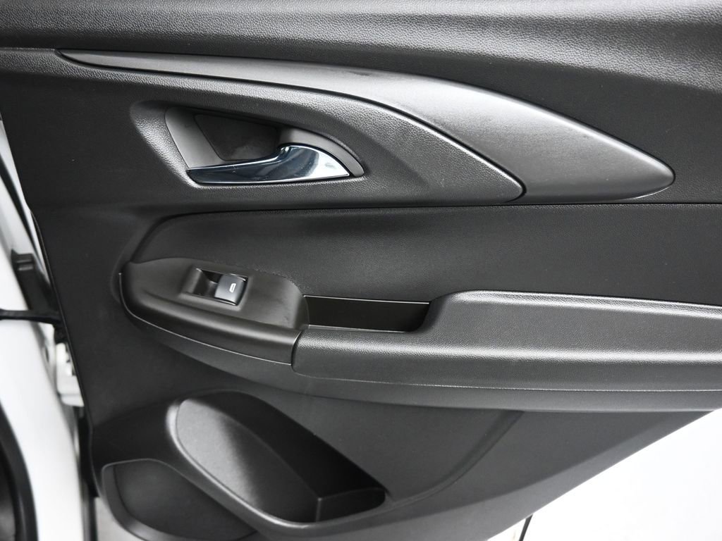 Used 2023 Chevrolet TrailBlazer RS w/ Convenience Package AWD/4WD image 35