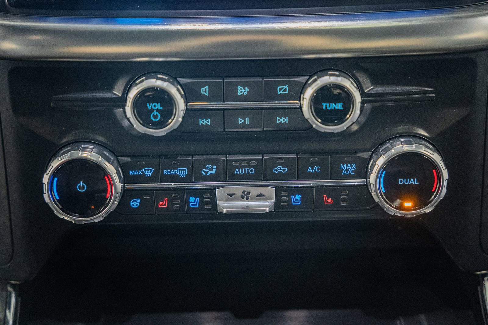 Certified 2023 Ford F150 Lariat w/ Equipment Group 502A High image 31