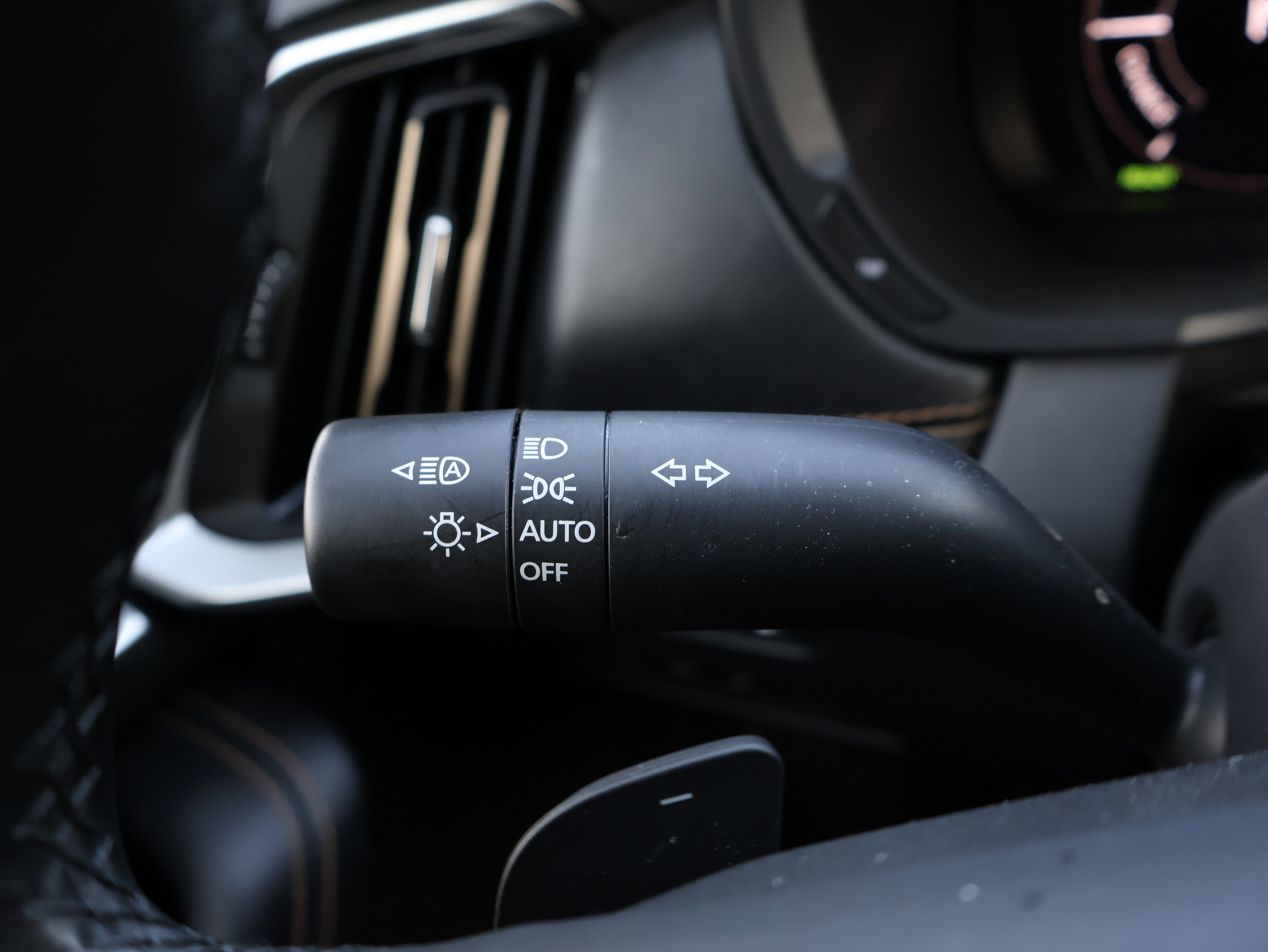 Certified 2025 MAZDA CX-70 Plug-In Hybrid w/ Premium Plus image 40