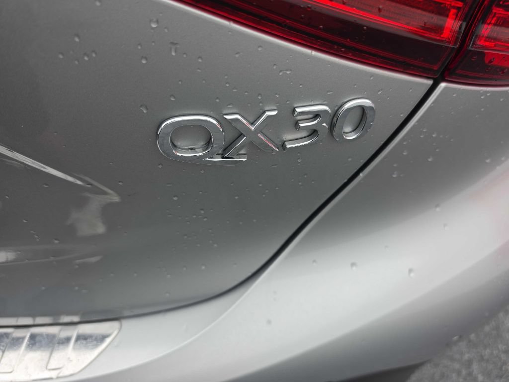 Used 2019 INFINITI QX30 AWD w/ Navigation Package image 9