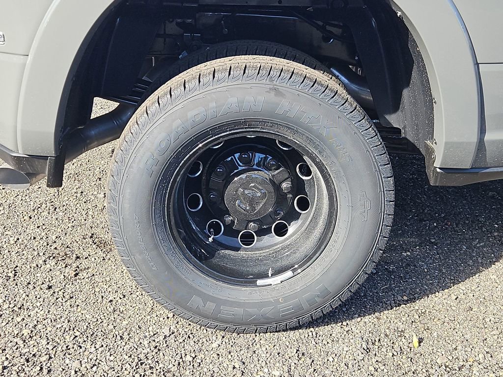 New 2026 RAM 3500 Limited image 9