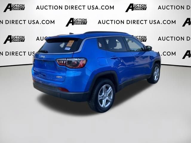 Used 2024 Jeep Compass Latitude AWD/4WD image 11