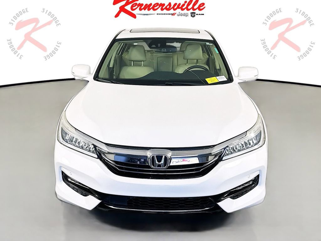 Used 2017 Honda Accord Touring video 2