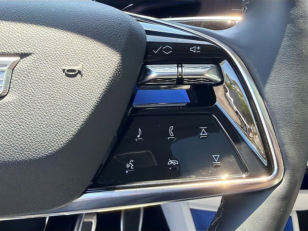 Certified 2025 Cadillac Optiq Sport 2 image 37