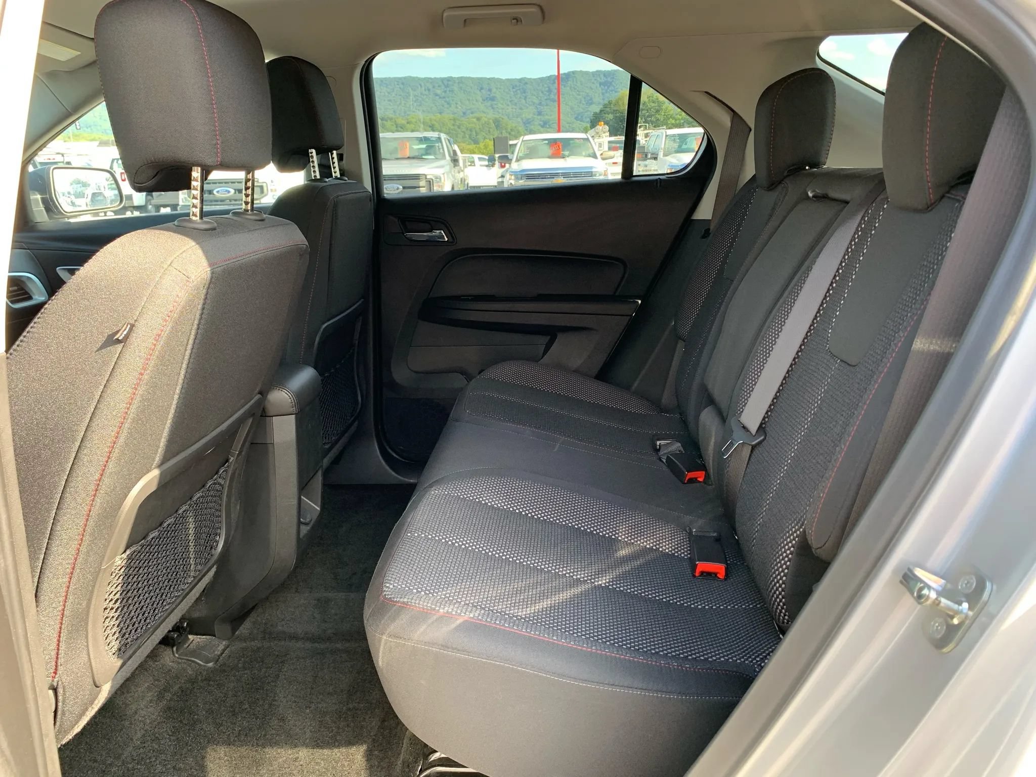 Used 2017 Chevrolet Equinox LS AWD/4WD image 23