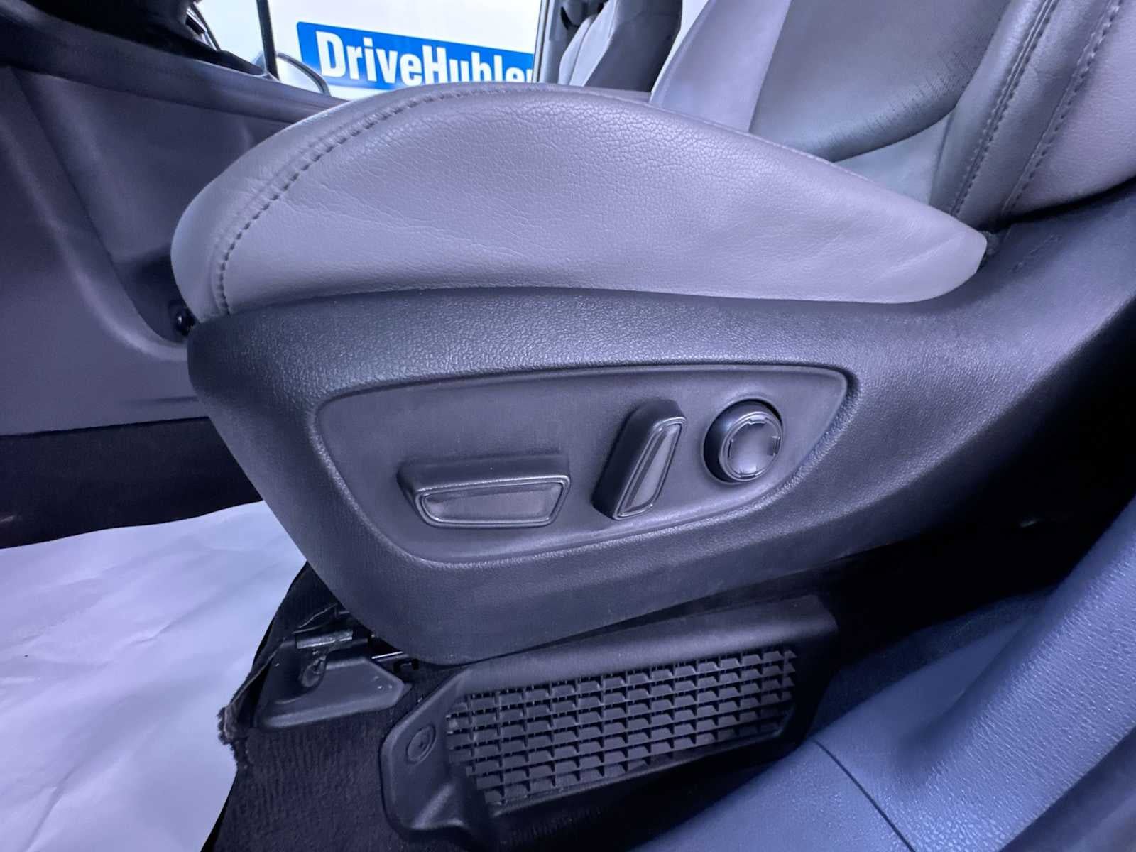 Used 2023 Toyota Sienna Limited AWD/4WD image 13