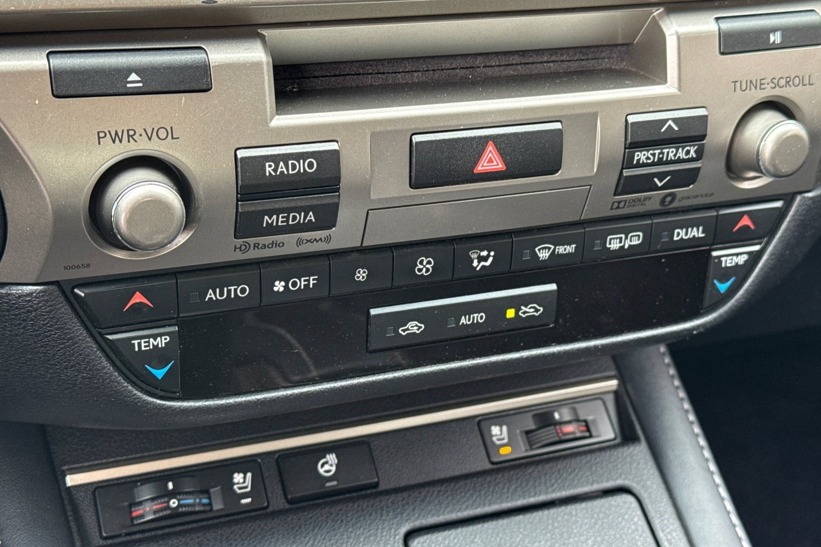 Used 2017 Lexus ES 300h w/ Navigation System Package FWD image 18