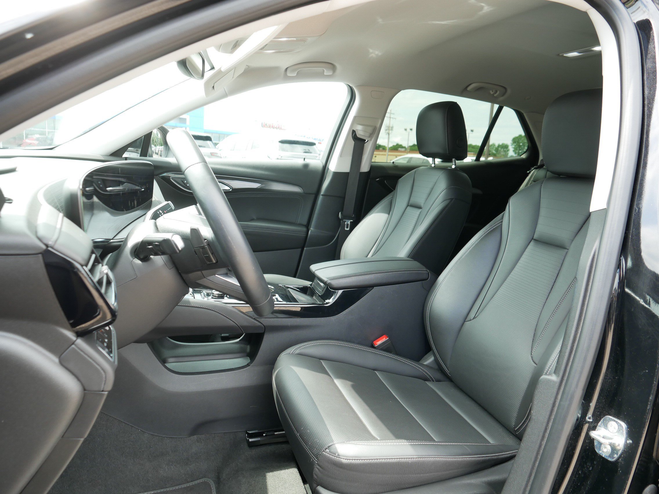 Used 2025 Buick Envision Preferred AWD/4WD image 34