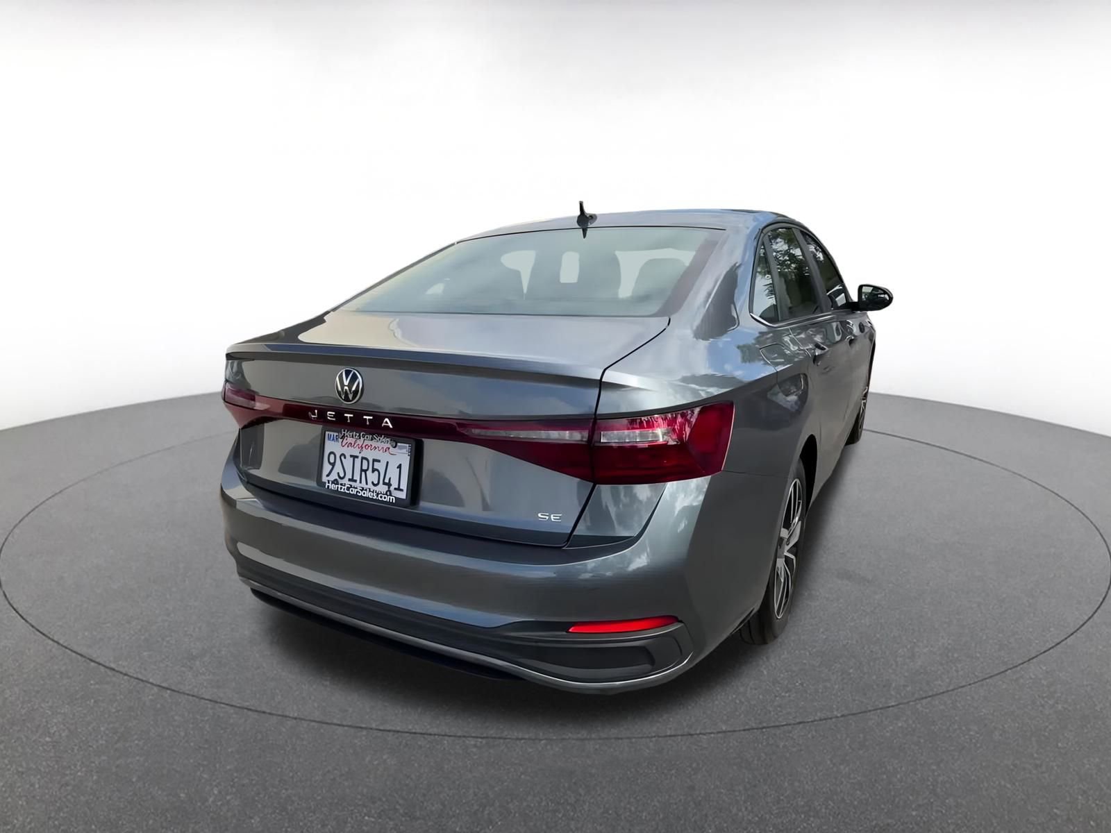 Used 2025 Volkswagen Jetta SE image 15