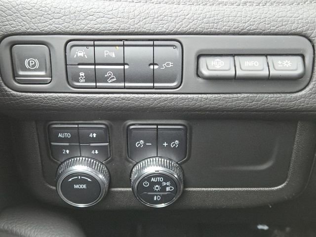 Used 2021 GMC Yukon Denali image 13