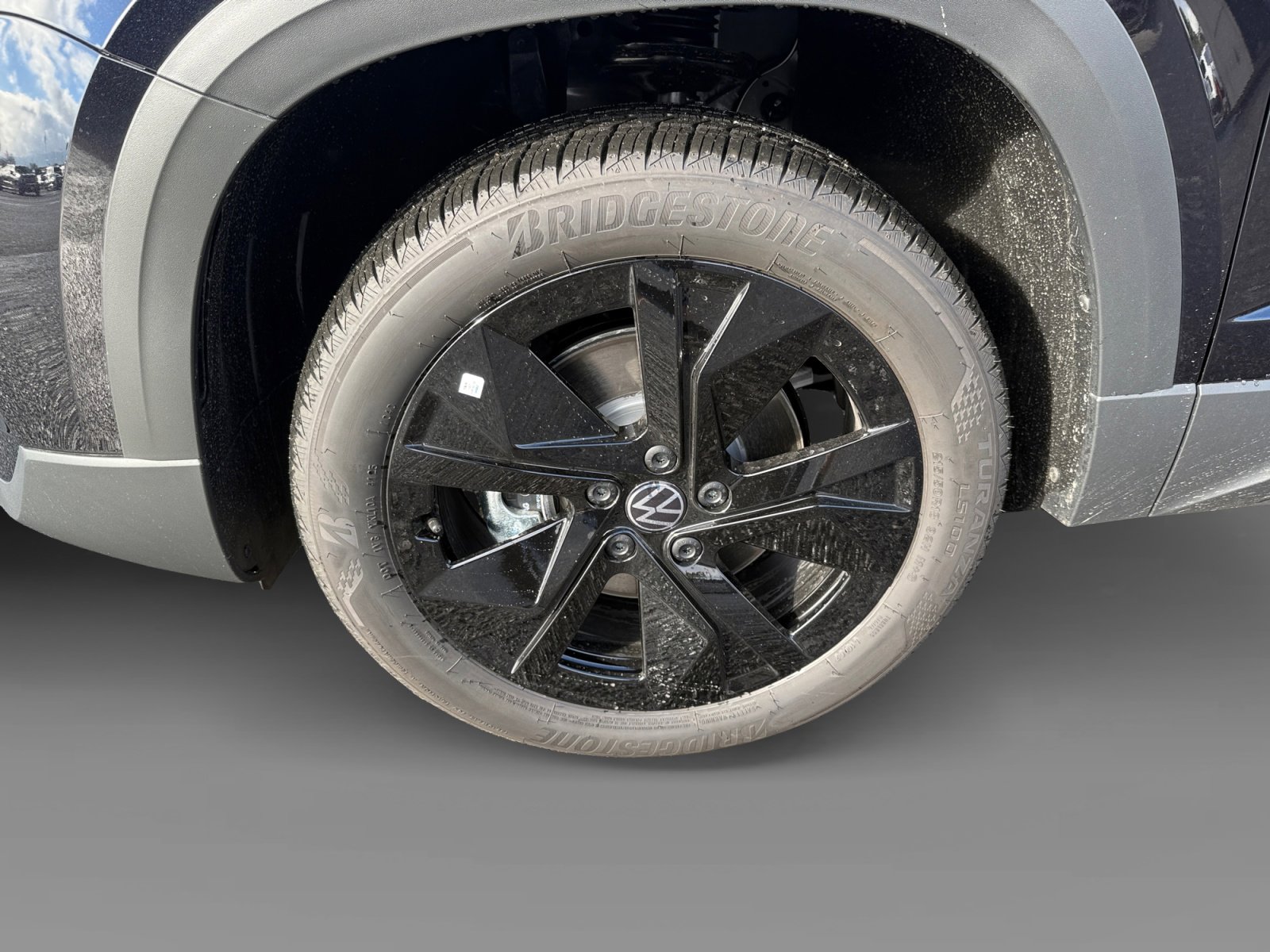 New 2026 Volkswagen Taos SE FWD image 9