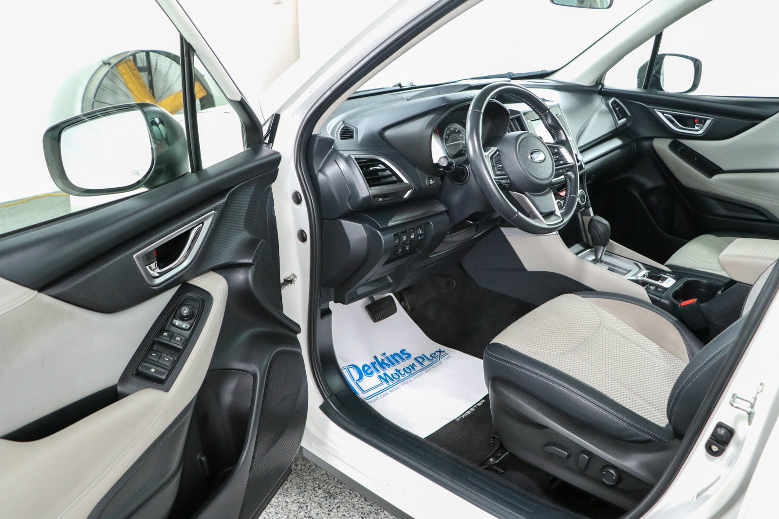 Used 2023 Subaru Forester Premium AWD/4WD image 3
