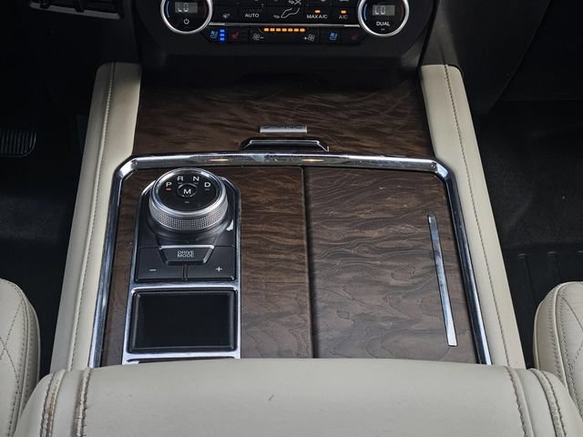 Used 2018 Ford Expedition Platinum RWD image 25