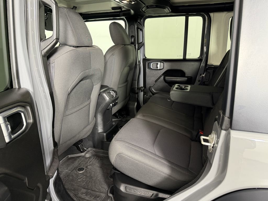 Used 2023 Jeep Wrangler Unlimited AWD/4WD image 21