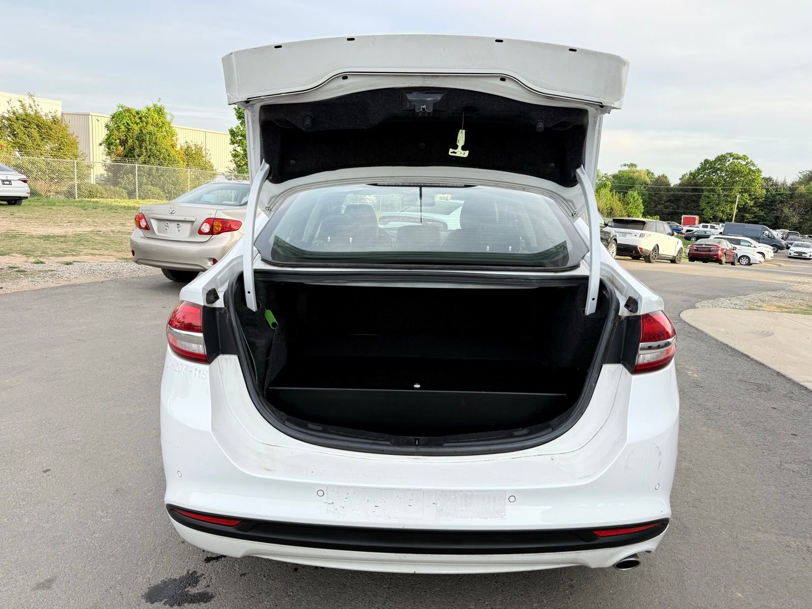 Used 2018 Ford Fusion SE w/ Equipment Group 602A FWD image 40