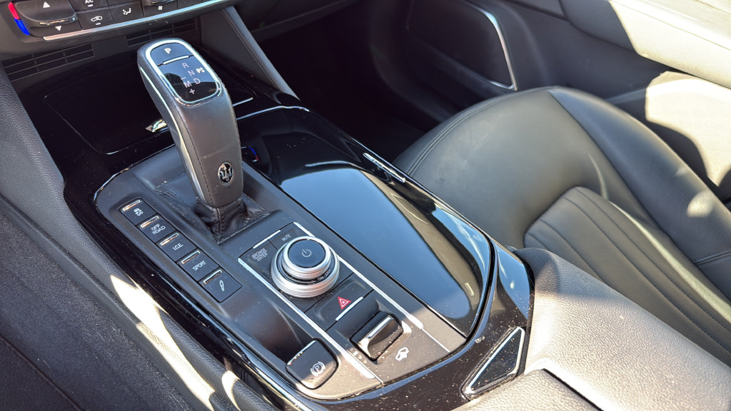 Used 2023 Maserati Levante GT AWD/4WD image 44