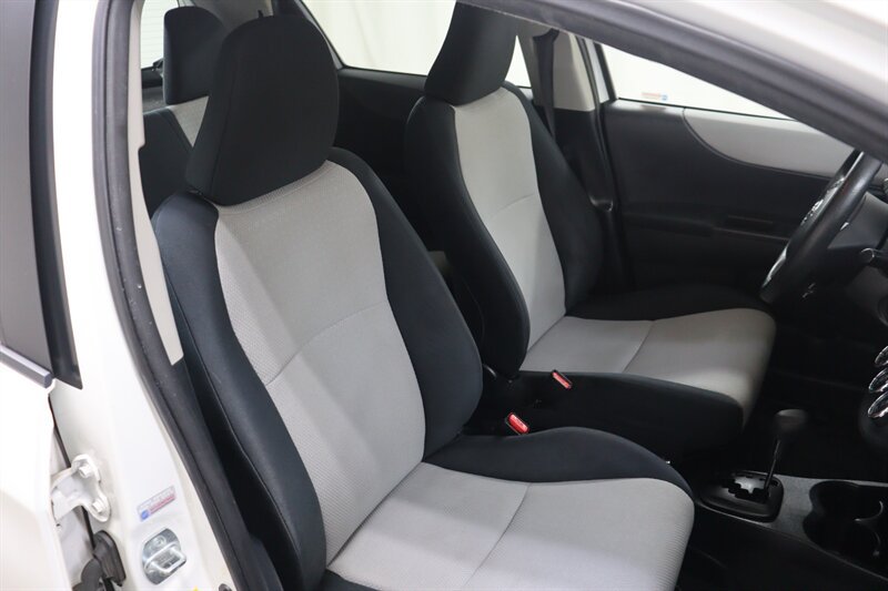 Used 2014 Toyota Yaris LE FWD image 19