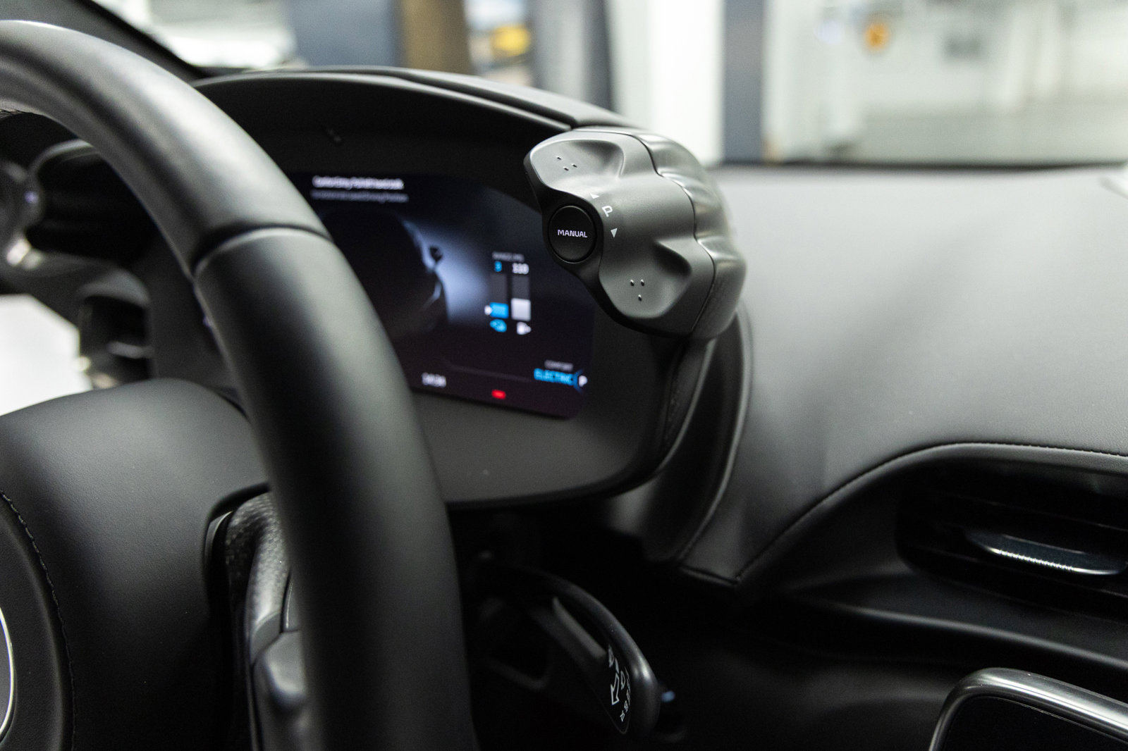 Used 2023 McLaren Artura image 39