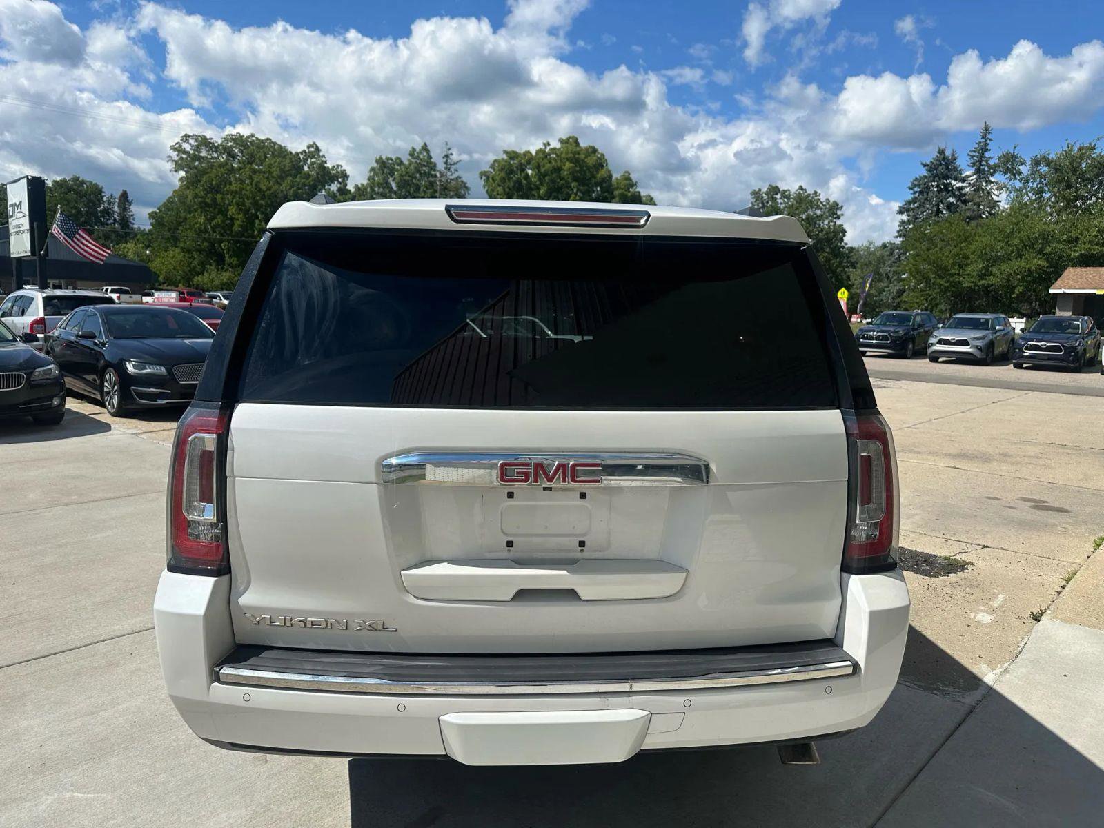 Used 2018 GMC Yukon XL Denali w/ Denali Ultimate Package image 53