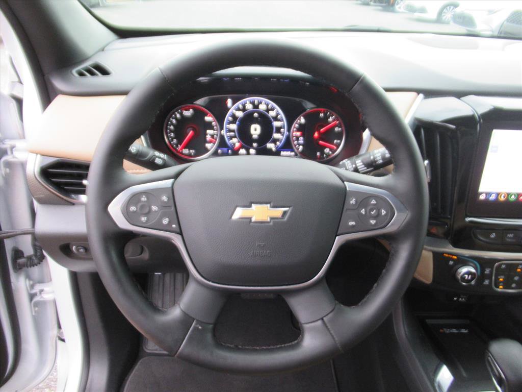 Used 2023 Chevrolet Traverse Premier image 18