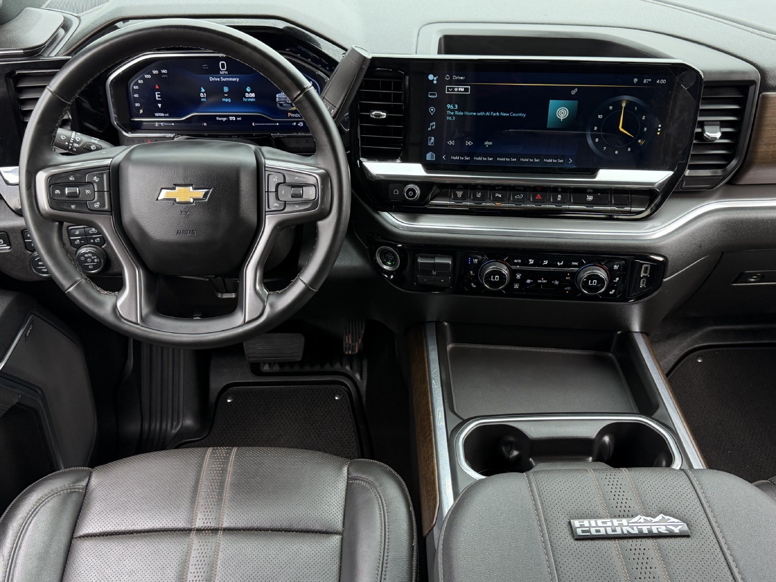 Used 2025 Chevrolet Silverado 3500 High Country w/ Technology Package AWD/4WD image 16
