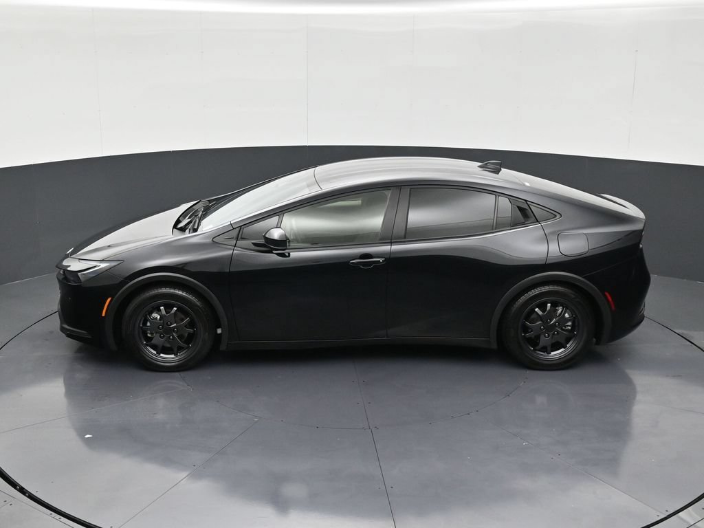 Used 2024 Toyota Prius LE FWD image 13