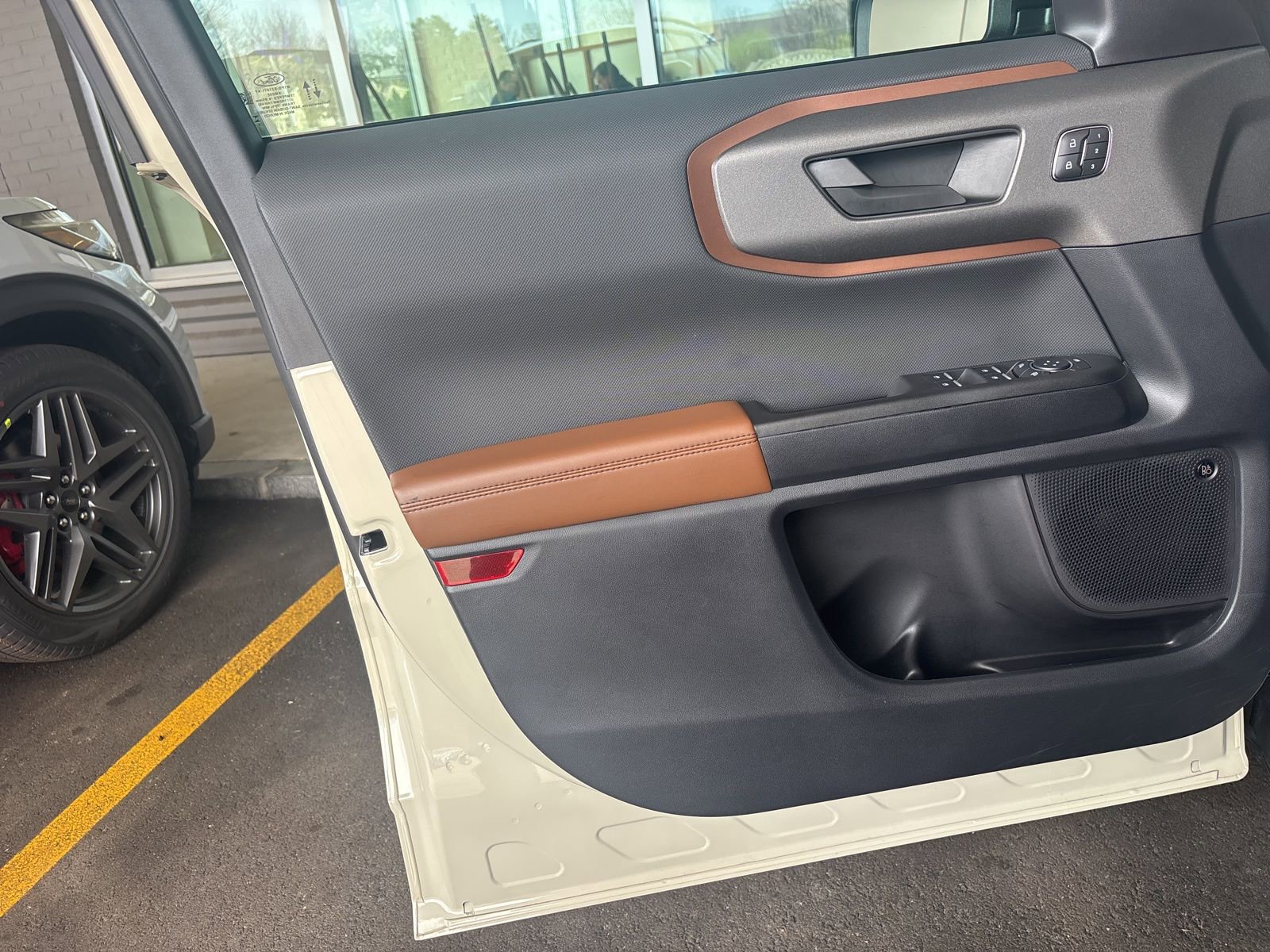 Used 2025 Ford Bronco Sport Outer Banks w/ Outer Banks Tech Package+ AWD/4WD image 47