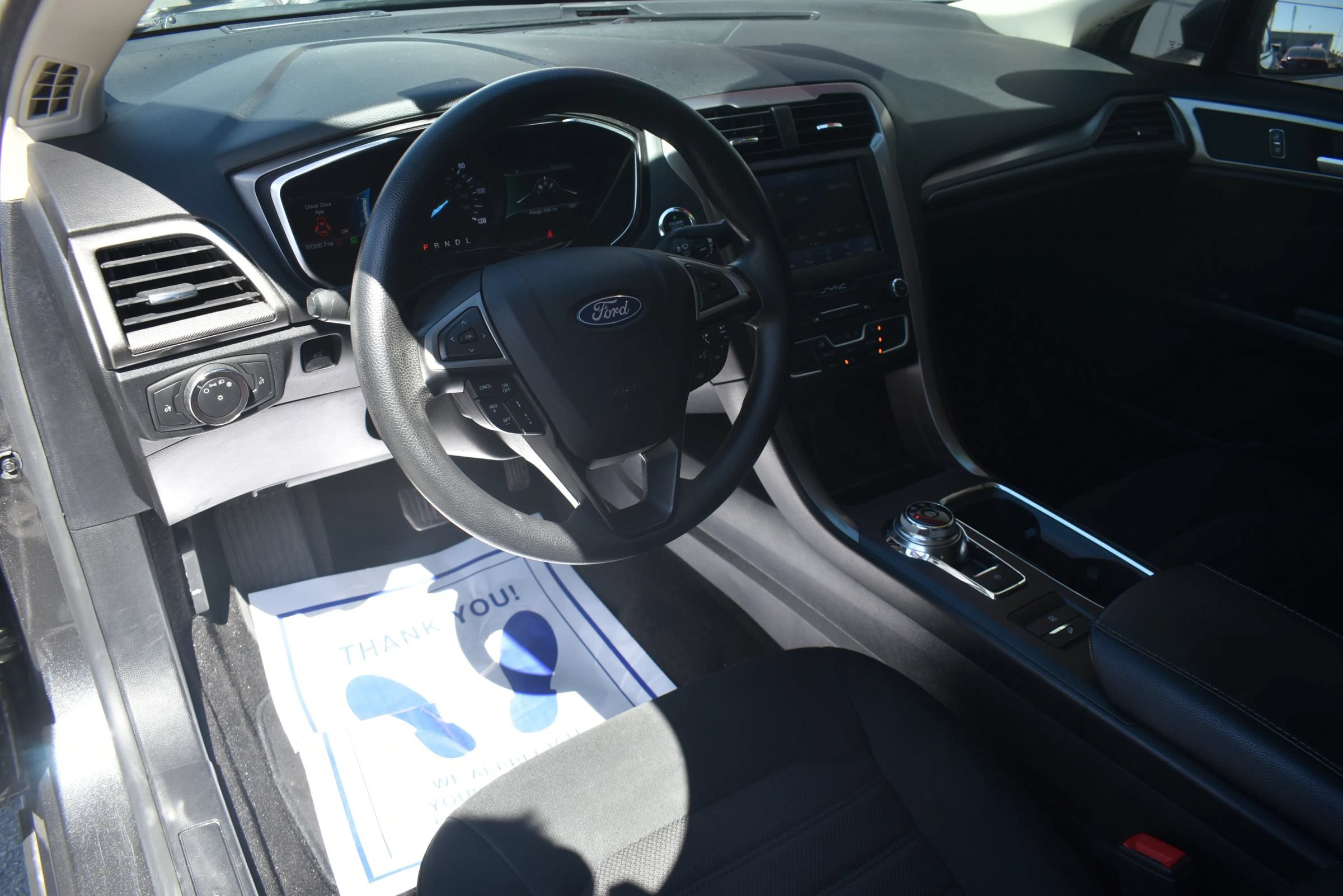 Used 2020 Ford Fusion SE FWD image 6