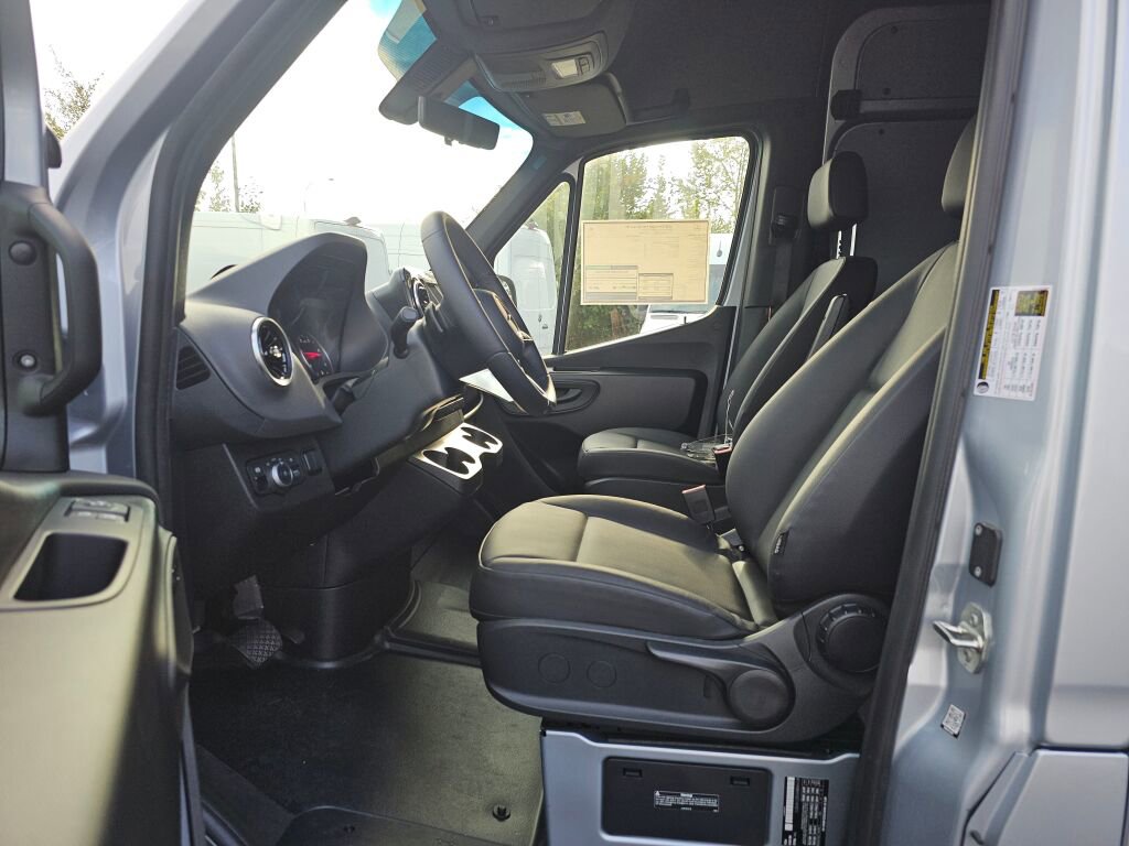 New 2025 Mercedes-Benz Sprinter 2500 image 19