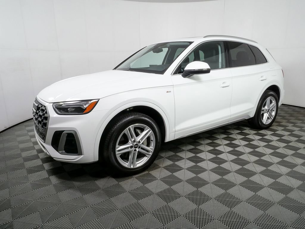 Used 2024 Audi Q5 e Premium w/ Convenience Package AWD/4WD image 26