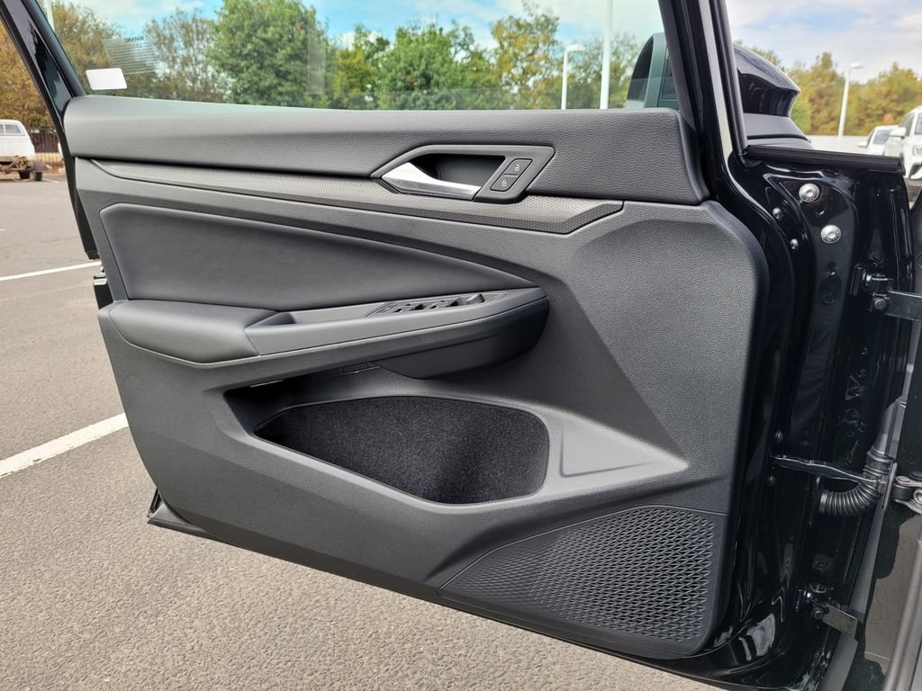 New 2024 Volkswagen GTI SE FWD image 25