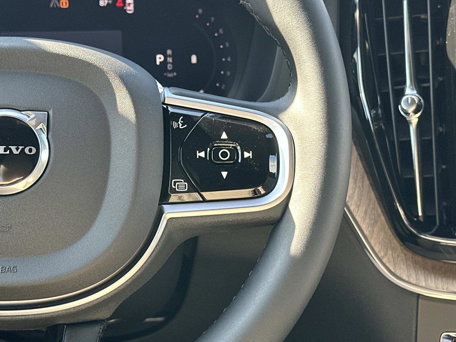 New 2026 Volvo XC60 B5 Plus w/ Protection Package Premier AWD/4WD image 9