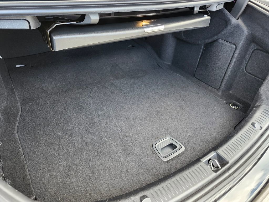 Used 2018 Mercedes-Benz E 300 image 9