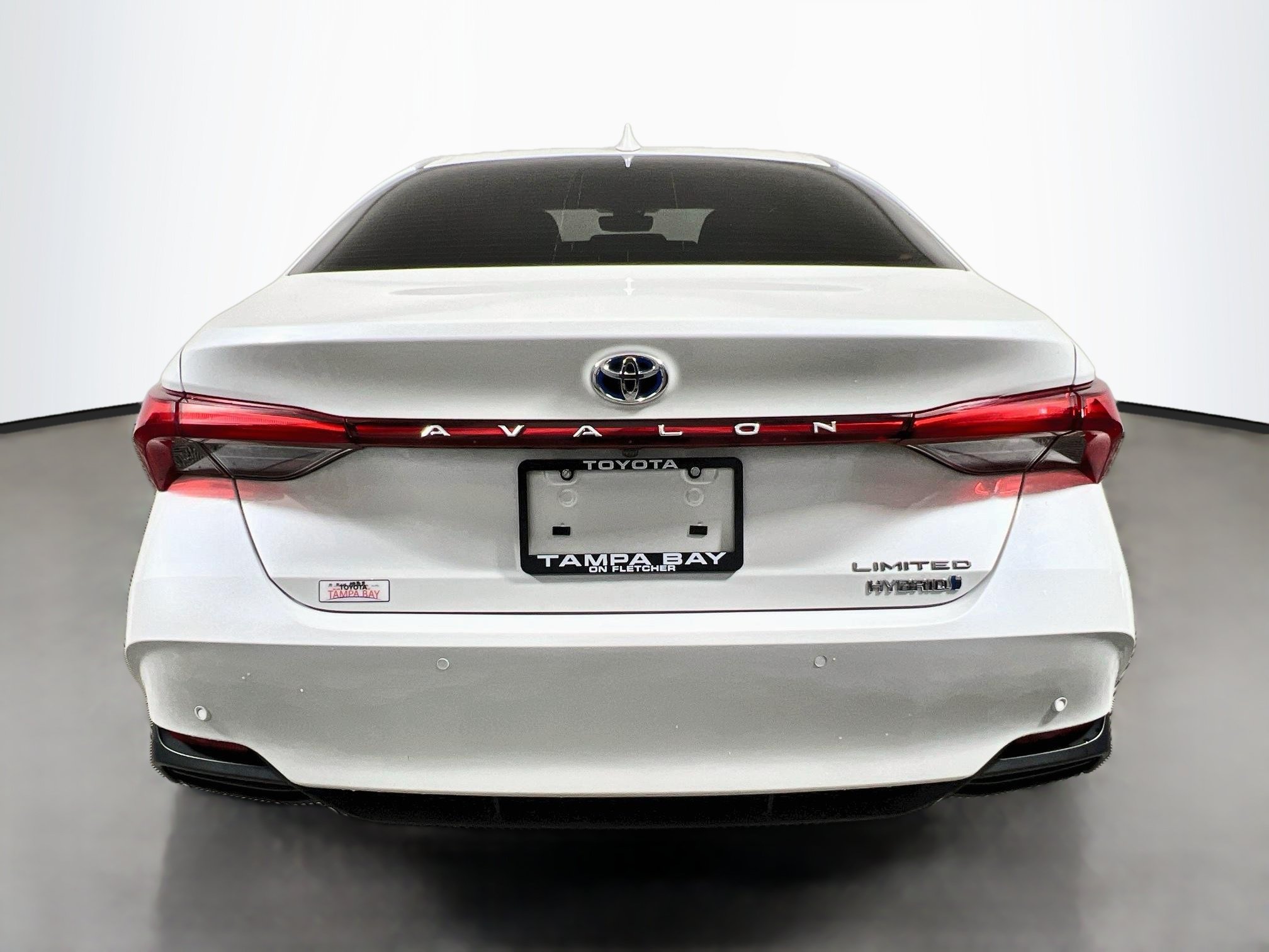 Used 2021 Toyota Avalon Limited w/ Advanced Safety Package FWD image 6