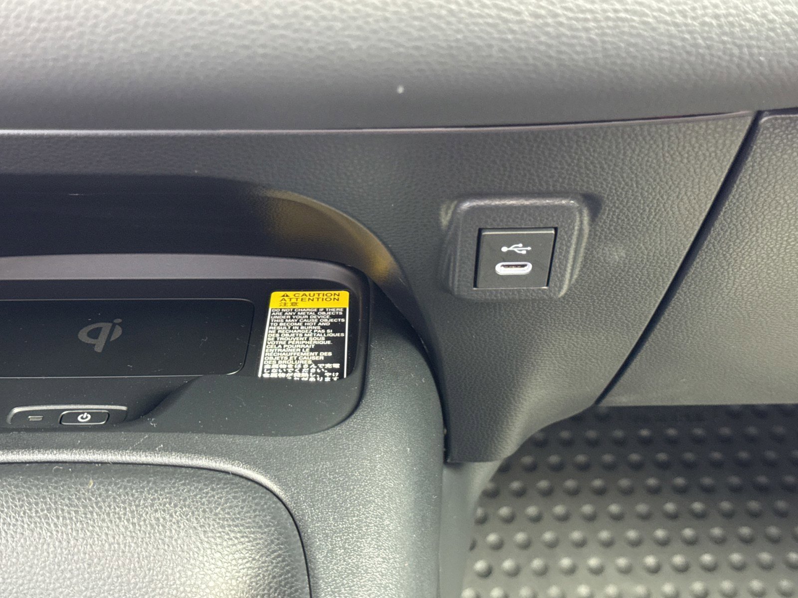 Used 2025 Toyota Corolla SE w/ SE Premium Package image 28