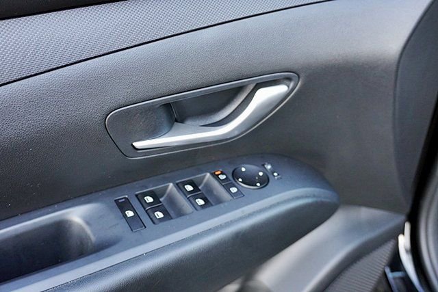Certified 2025 Hyundai Santa Cruz SEL FWD image 24