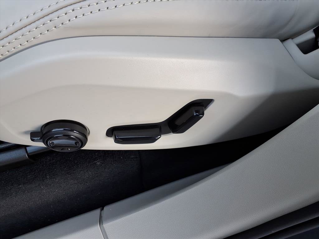 New 2026 Volvo XC90 T8 Ultra w/ Protection Package Premier image 18