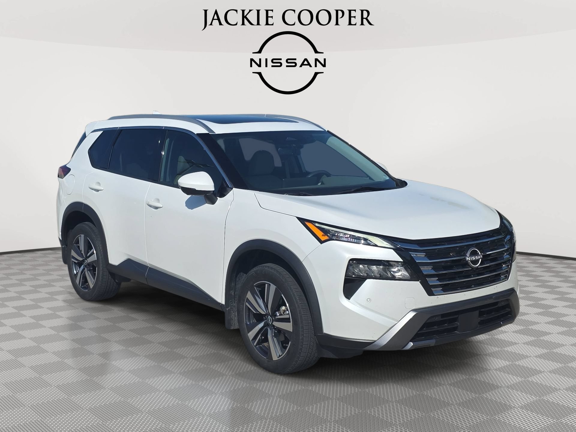 Used 2024 Nissan Rogue SL w/ SL Premium Package FWD image 3