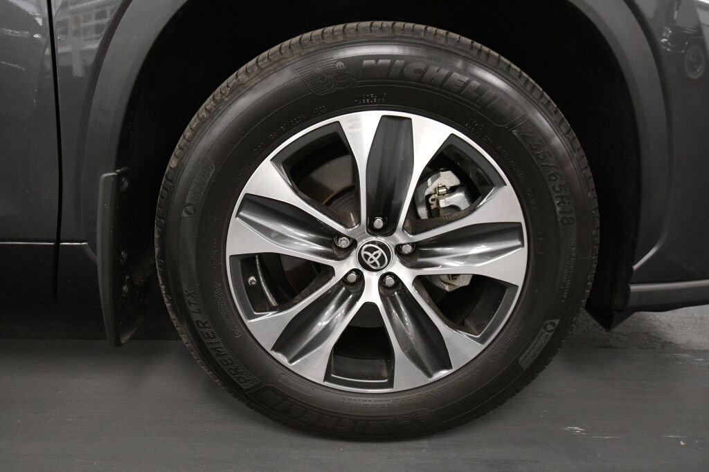 Used 2023 Toyota Highlander XLE image 36