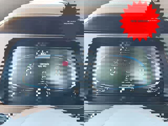 Used 2025 Hyundai Elantra SE image 24